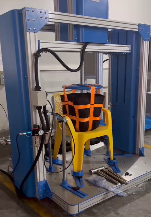 BIFMA 5.1 Çarpışma Test Makinesi Koltuk Çarpışma Dayanıklılığı Testörü Plastik Sandalye Koltuğu için Düşük Çarpışma Testi